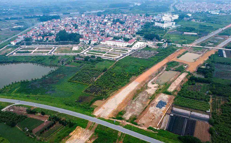Đất nền vùng ven thu hút dòng tiền đầu tư nhờ tiềm năng tăng giá cao.
